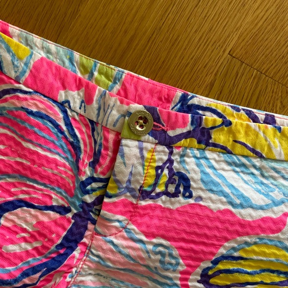 NWOT Lilly Pulitzer Adie Shorts In Swept by the Tides - Picture 2 of 4